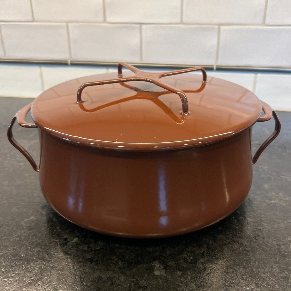 DANSK Kobenstyle 6-Quart Chocolate Brown Pot Dutch Oven
